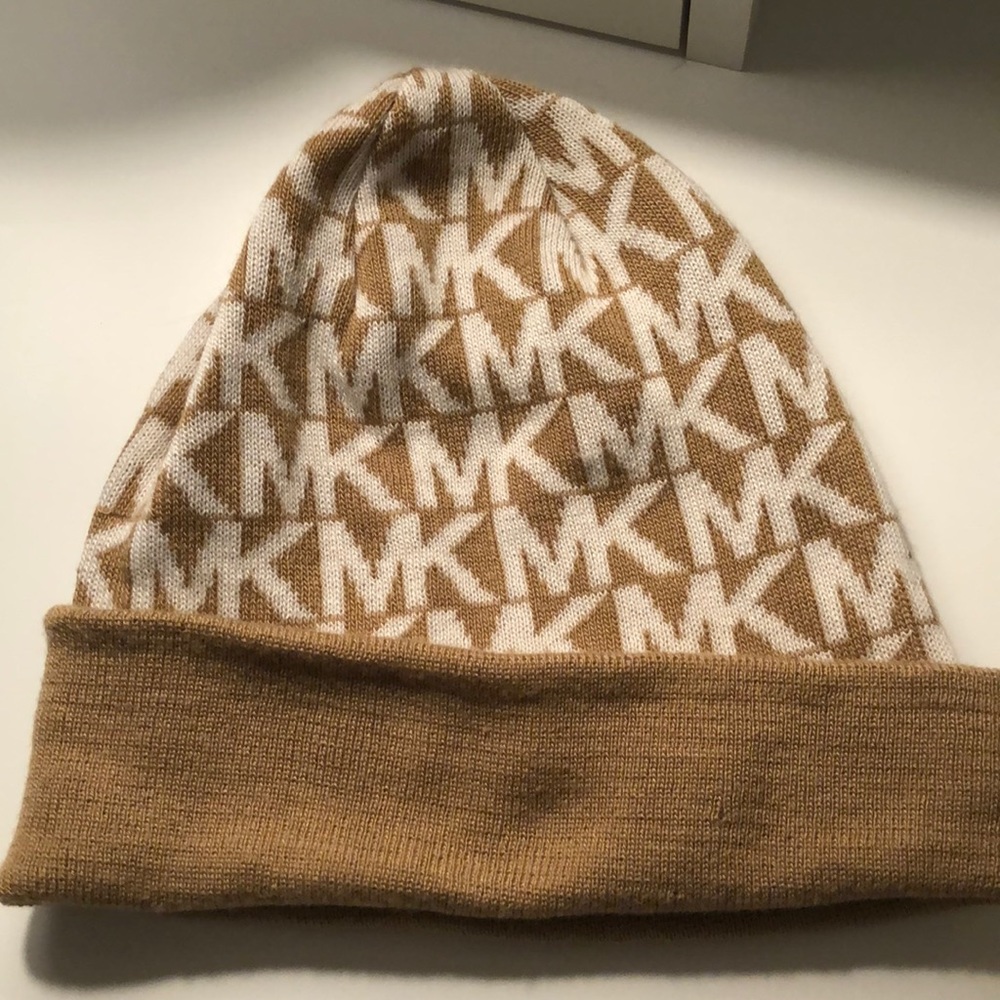 Michael Kors tan knit hat